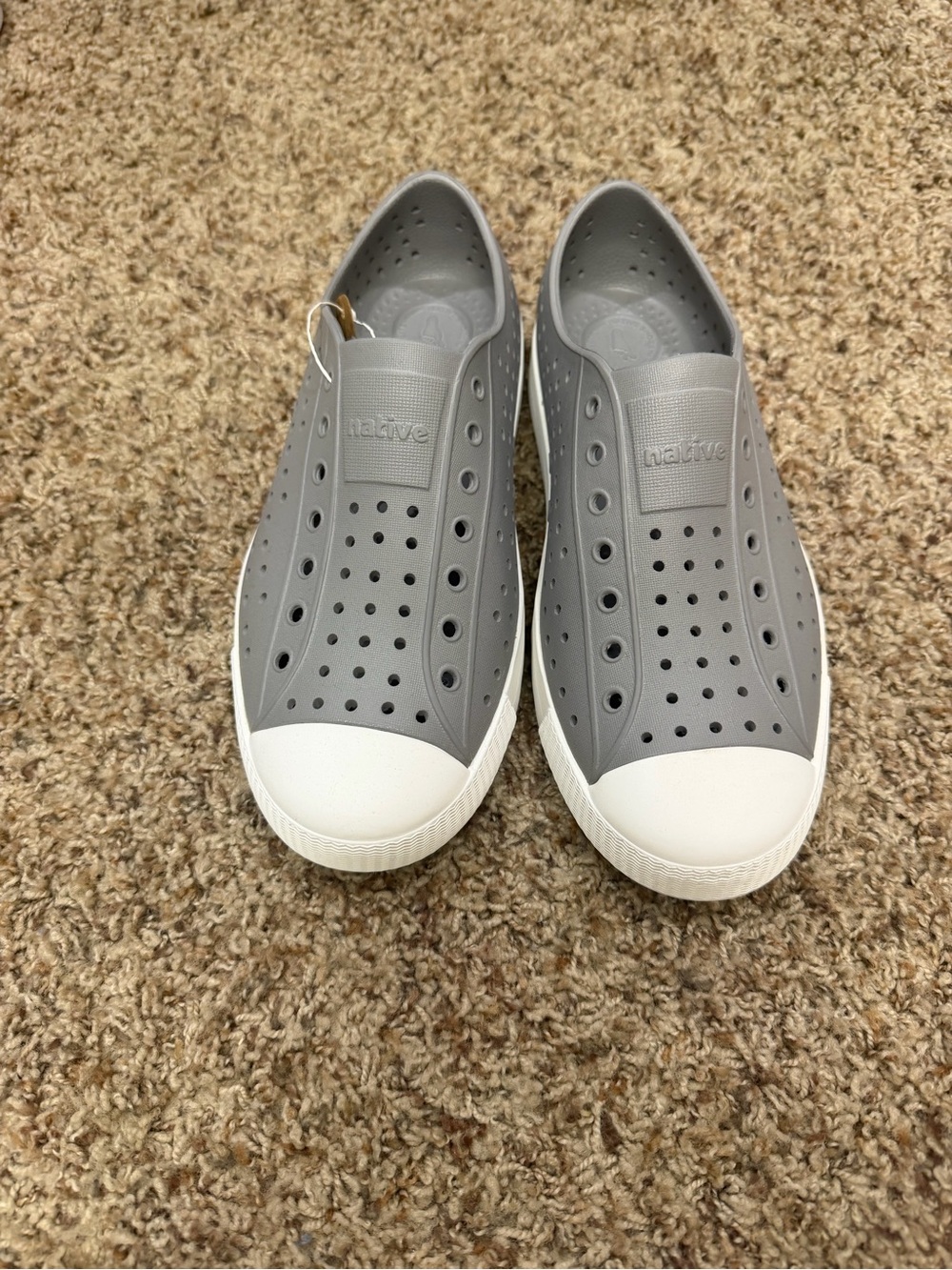 NWT Big Kid Size J5 Gray Natives